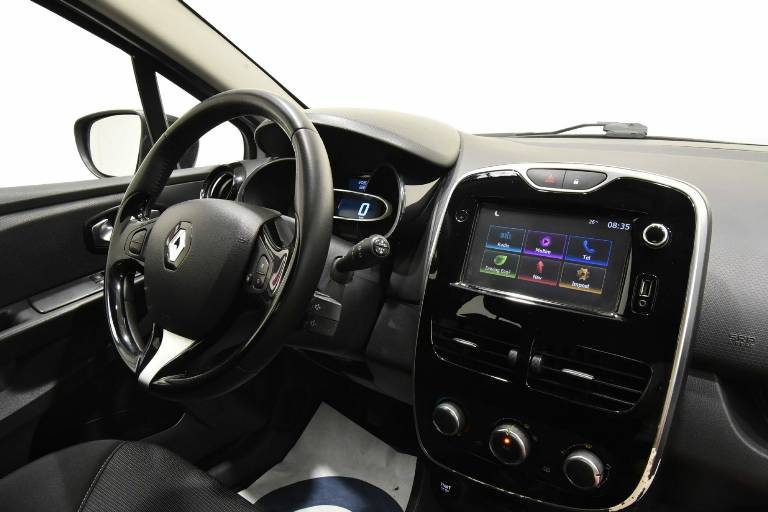 RENAULT Clio 28
