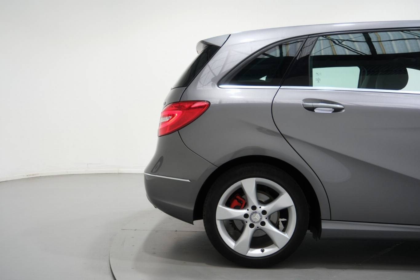 MERCEDES-BENZ B 180 43