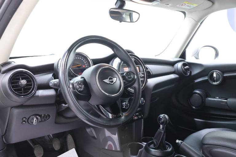 MINI One 5