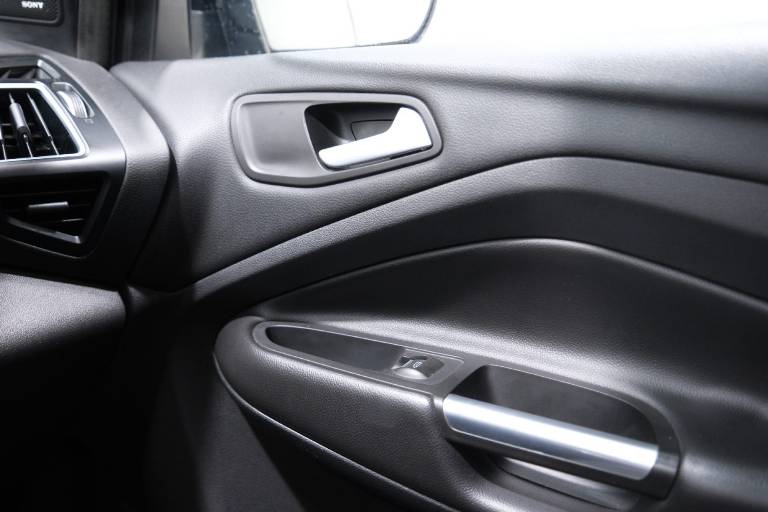 FORD Kuga 33