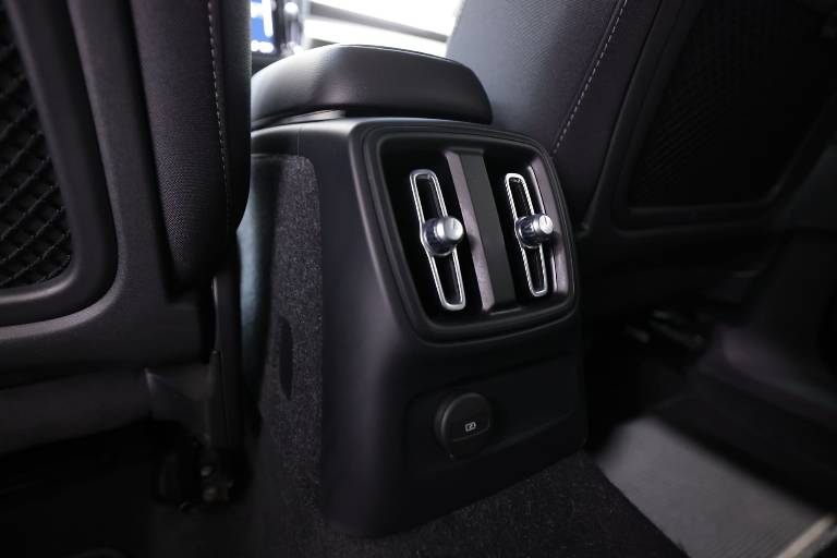 VOLVO XC40 36