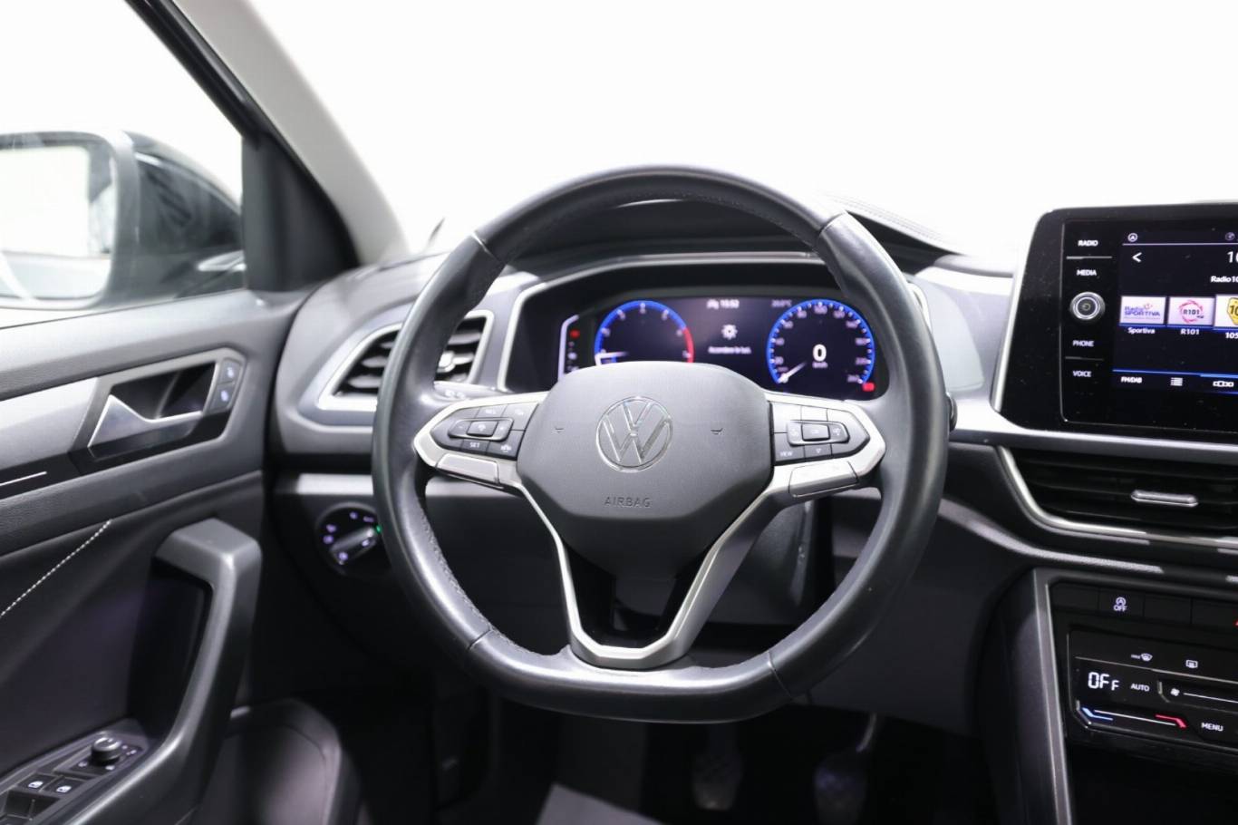VOLKSWAGEN T-Roc 37