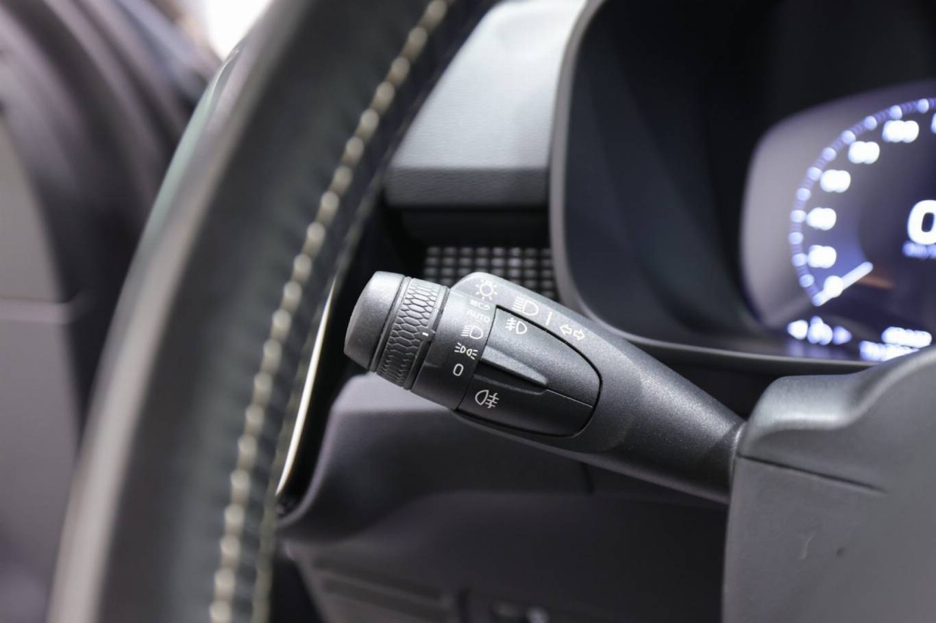 VOLVO XC40 22