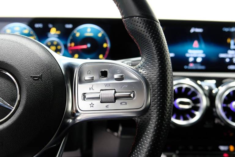 MERCEDES-BENZ A 200 23