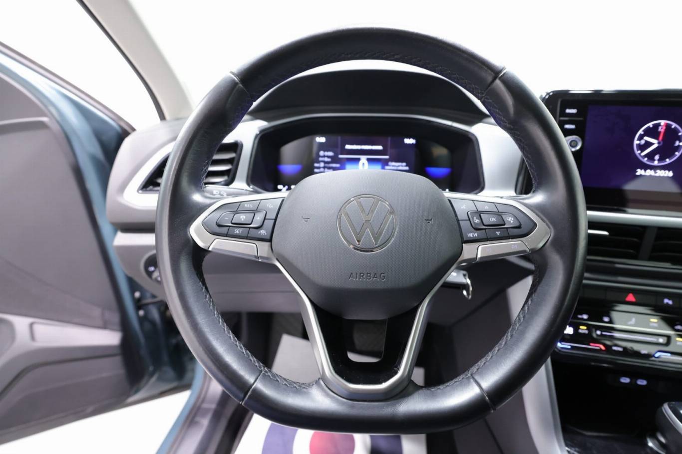 VOLKSWAGEN T-Roc 7