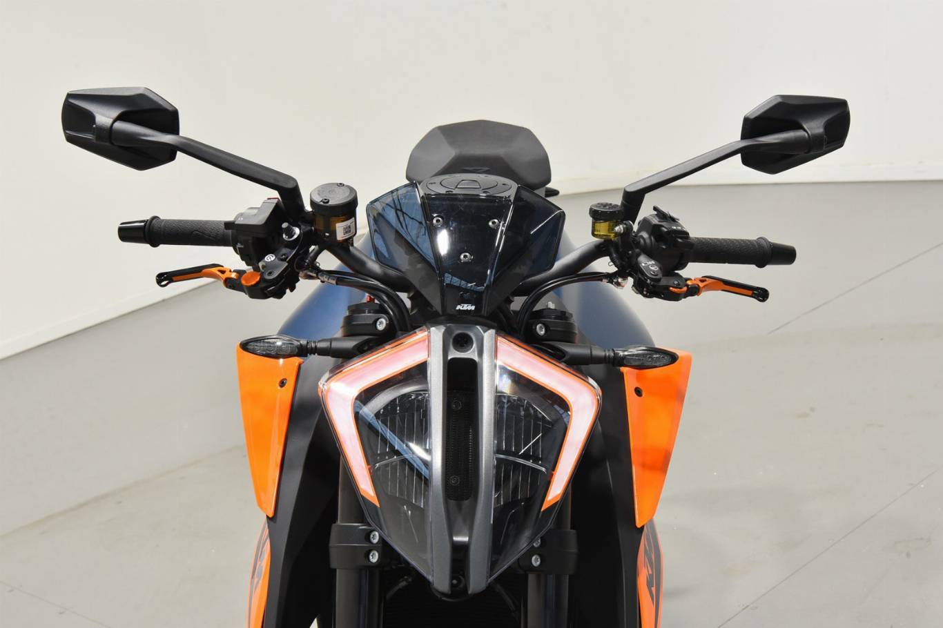KTM 1290 Super Duke R 10