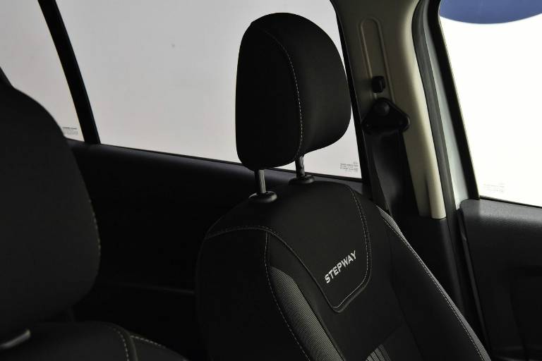 DACIA Sandero 33