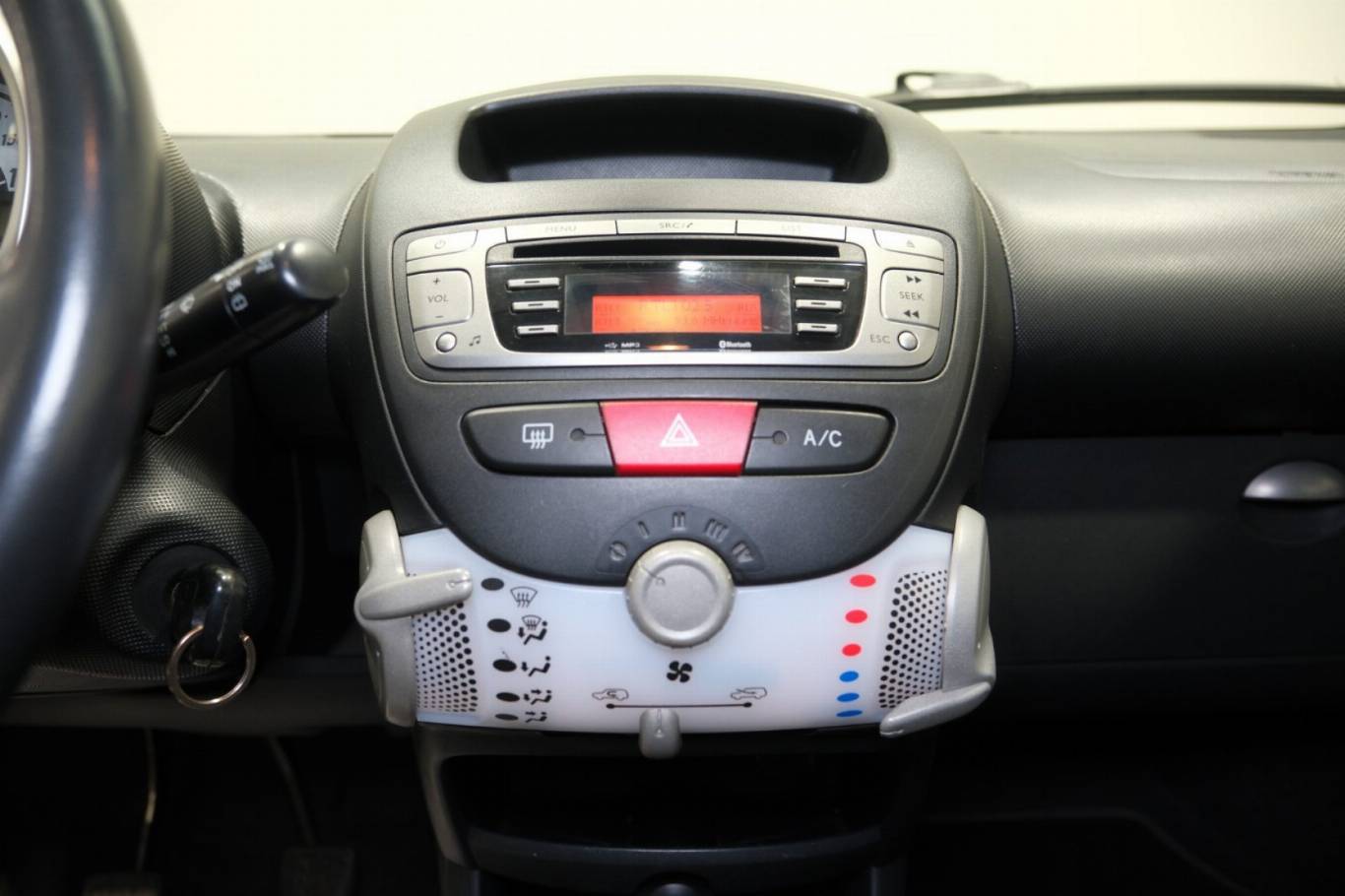 PEUGEOT 107 9