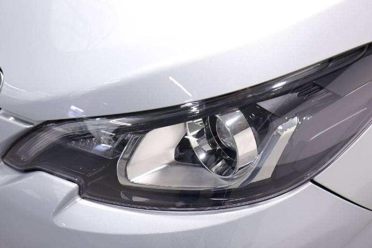 PEUGEOT 108 38