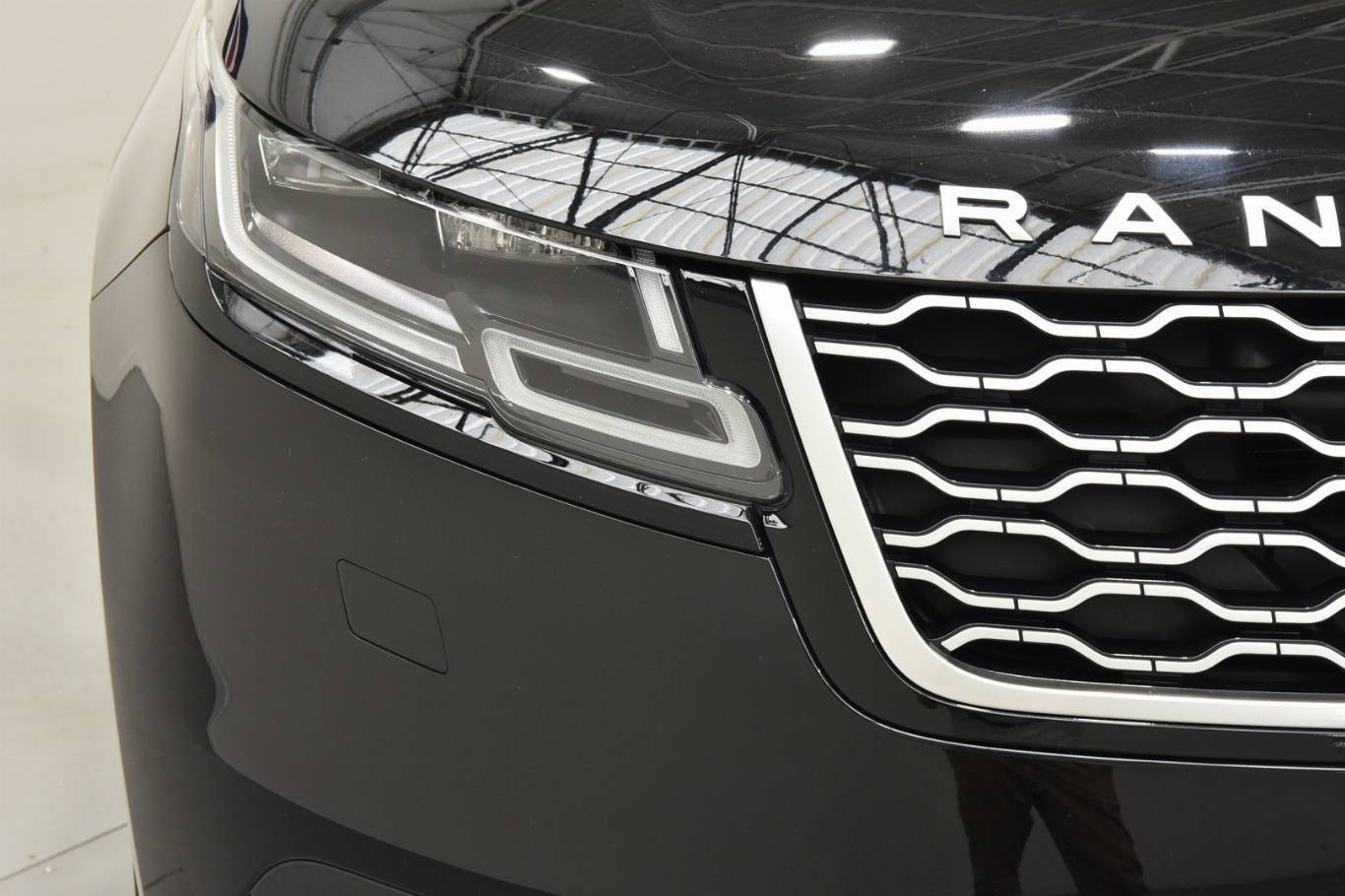 LAND ROVER Range Rover Velar 17
