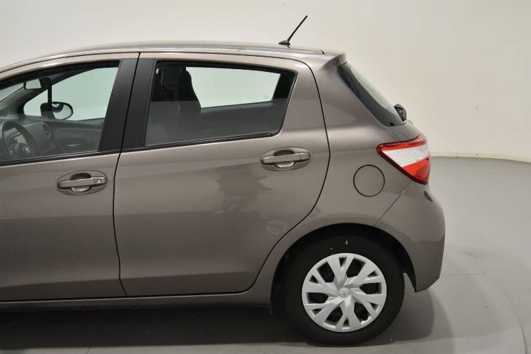 TOYOTA Yaris 51
