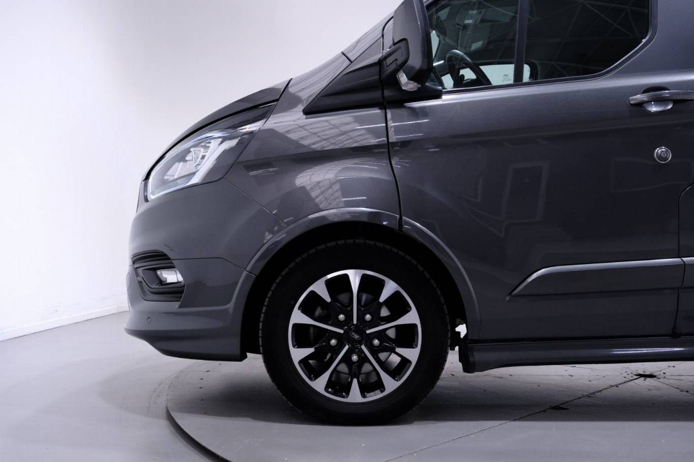 FORD Tourneo Custom 10