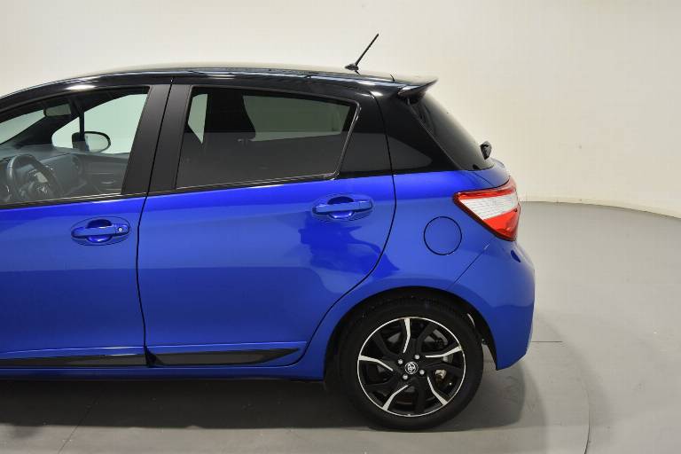 TOYOTA Yaris 45