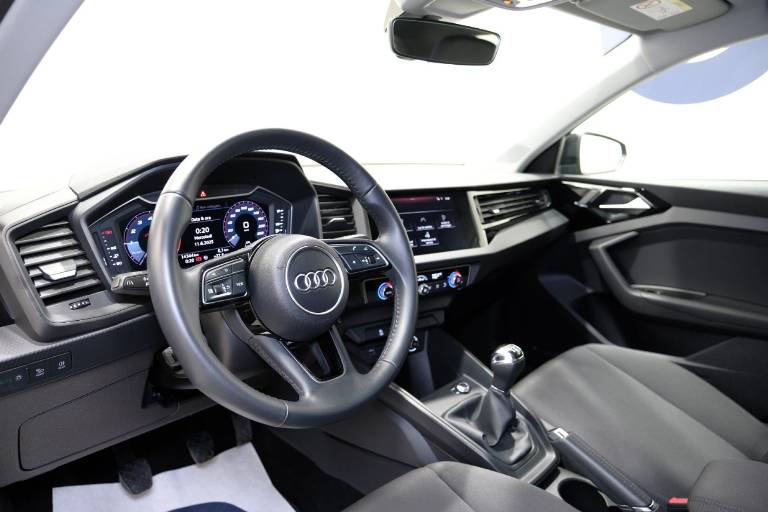 AUDI A1 5