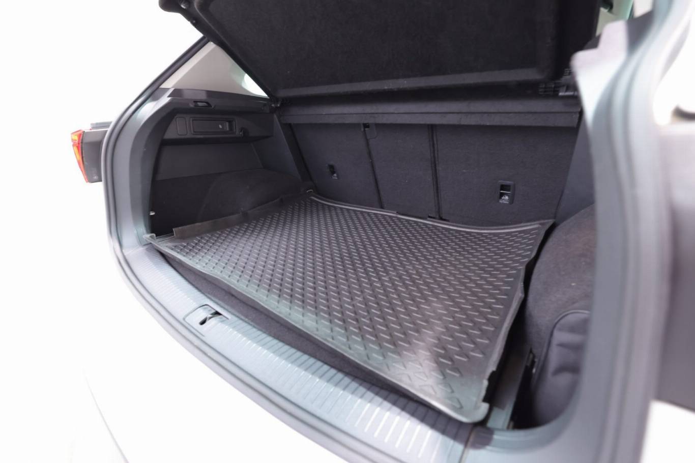 VOLKSWAGEN Tiguan 53