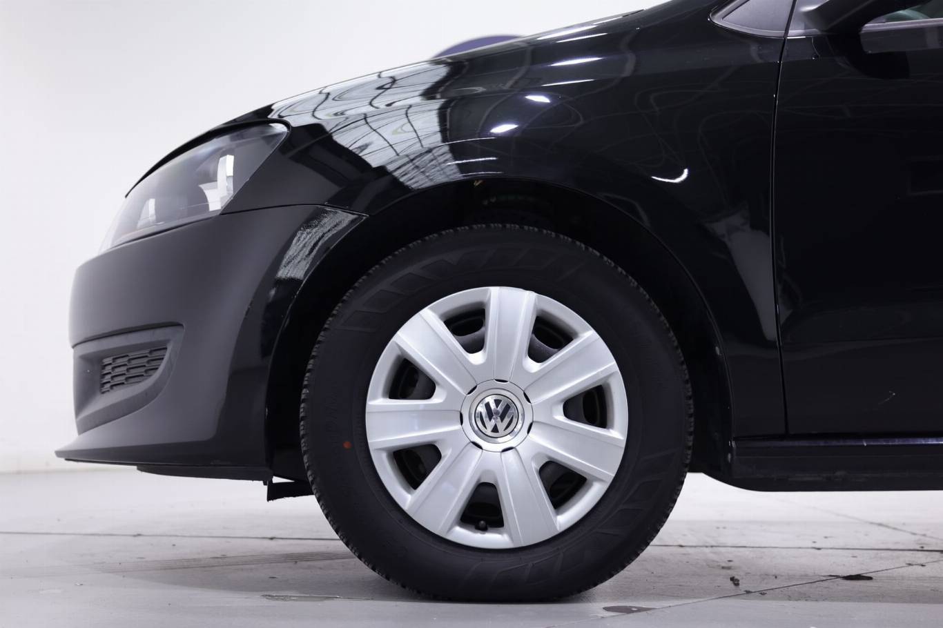 VOLKSWAGEN Polo 16