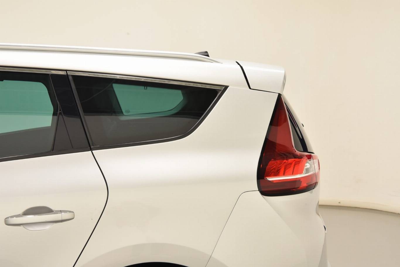 RENAULT Grand Scenic 45