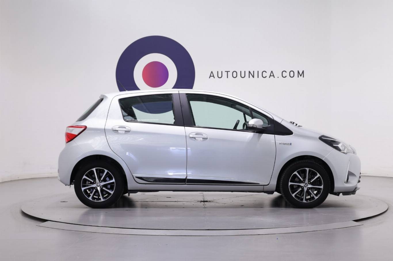 TOYOTA Yaris 4