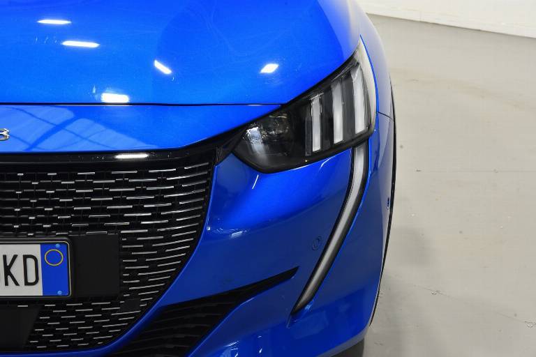 PEUGEOT 208 15