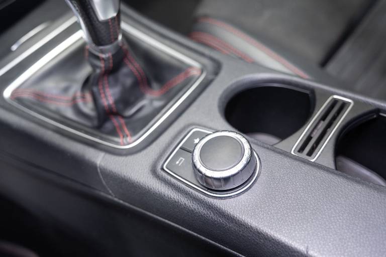 MERCEDES-BENZ A 180 29