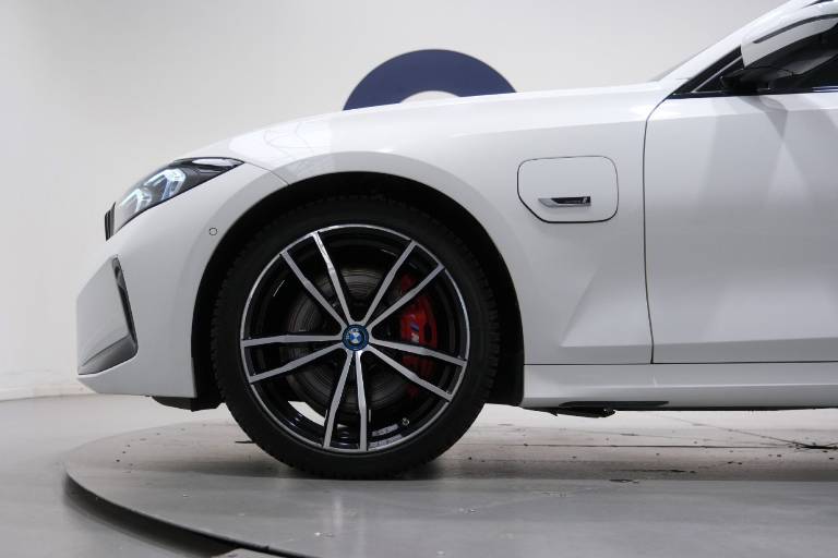 BMW 320 11
