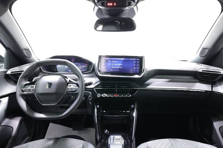 PEUGEOT 2008 10
