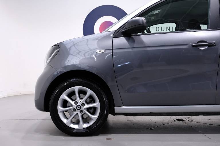 SMART ForFour 11