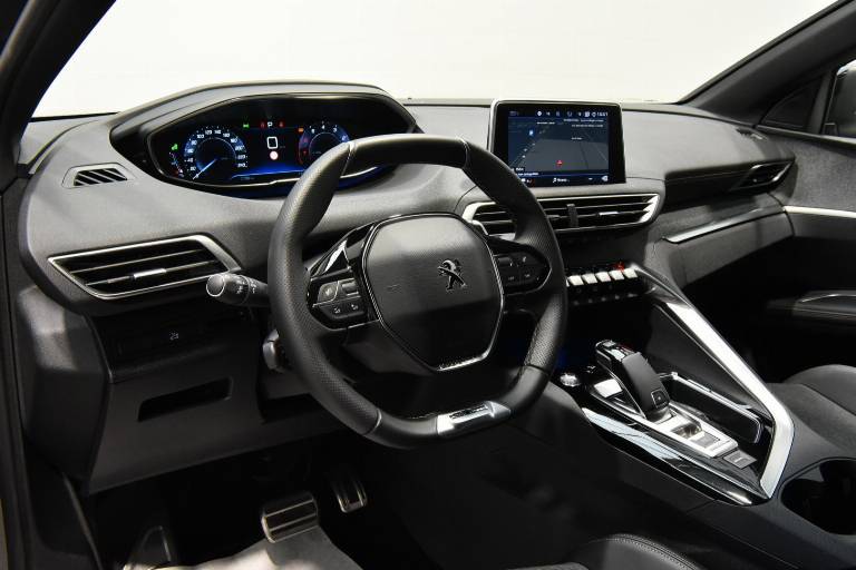 PEUGEOT 5008 3