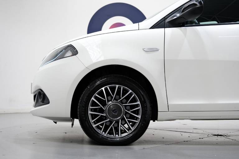 LANCIA Ypsilon 11