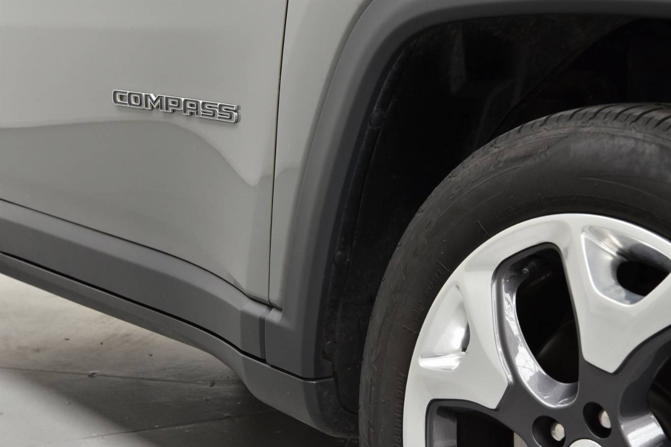 JEEP Compass 57