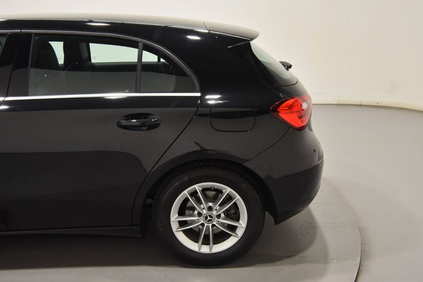 MERCEDES-BENZ A 180 40