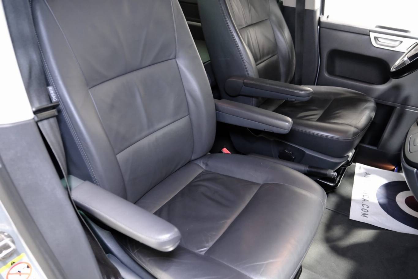 VOLKSWAGEN T5 Multivan 77