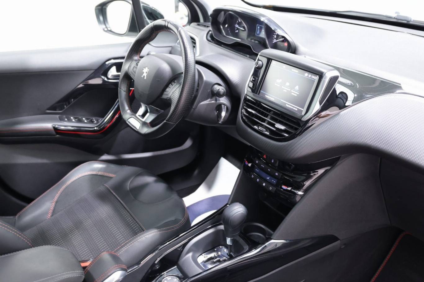 PEUGEOT 2008 44