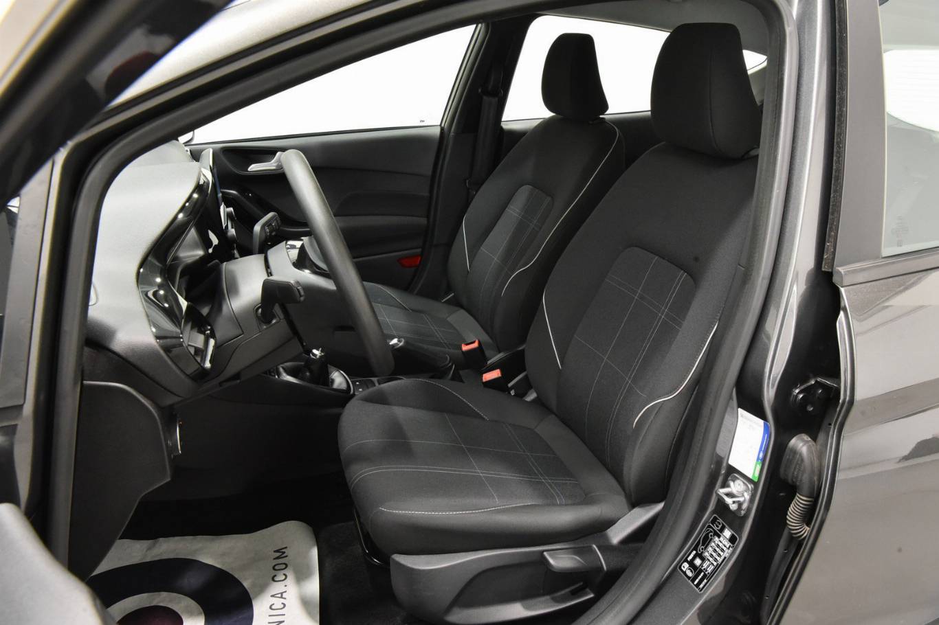FORD Fiesta 4
