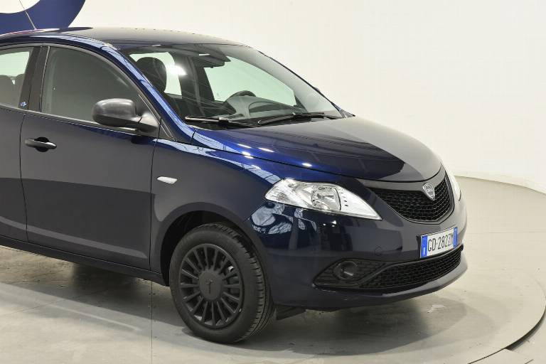 LANCIA Ypsilon 16