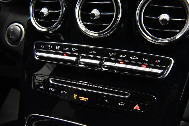 MERCEDES-BENZ GLC 250 44