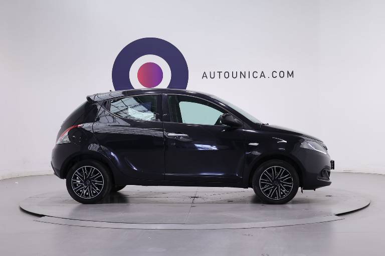 LANCIA Ypsilon 4