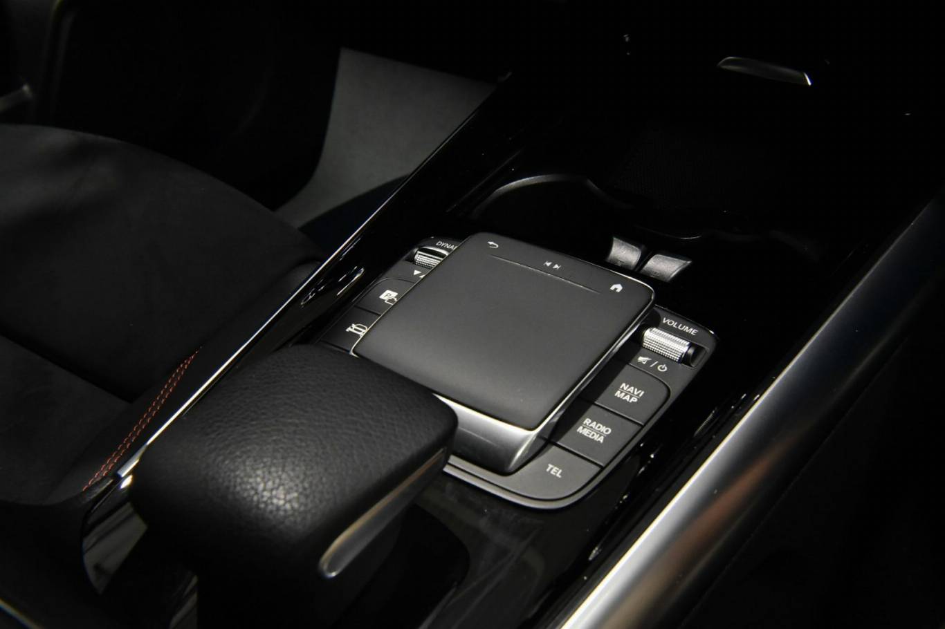 MERCEDES-BENZ GLA 200 31