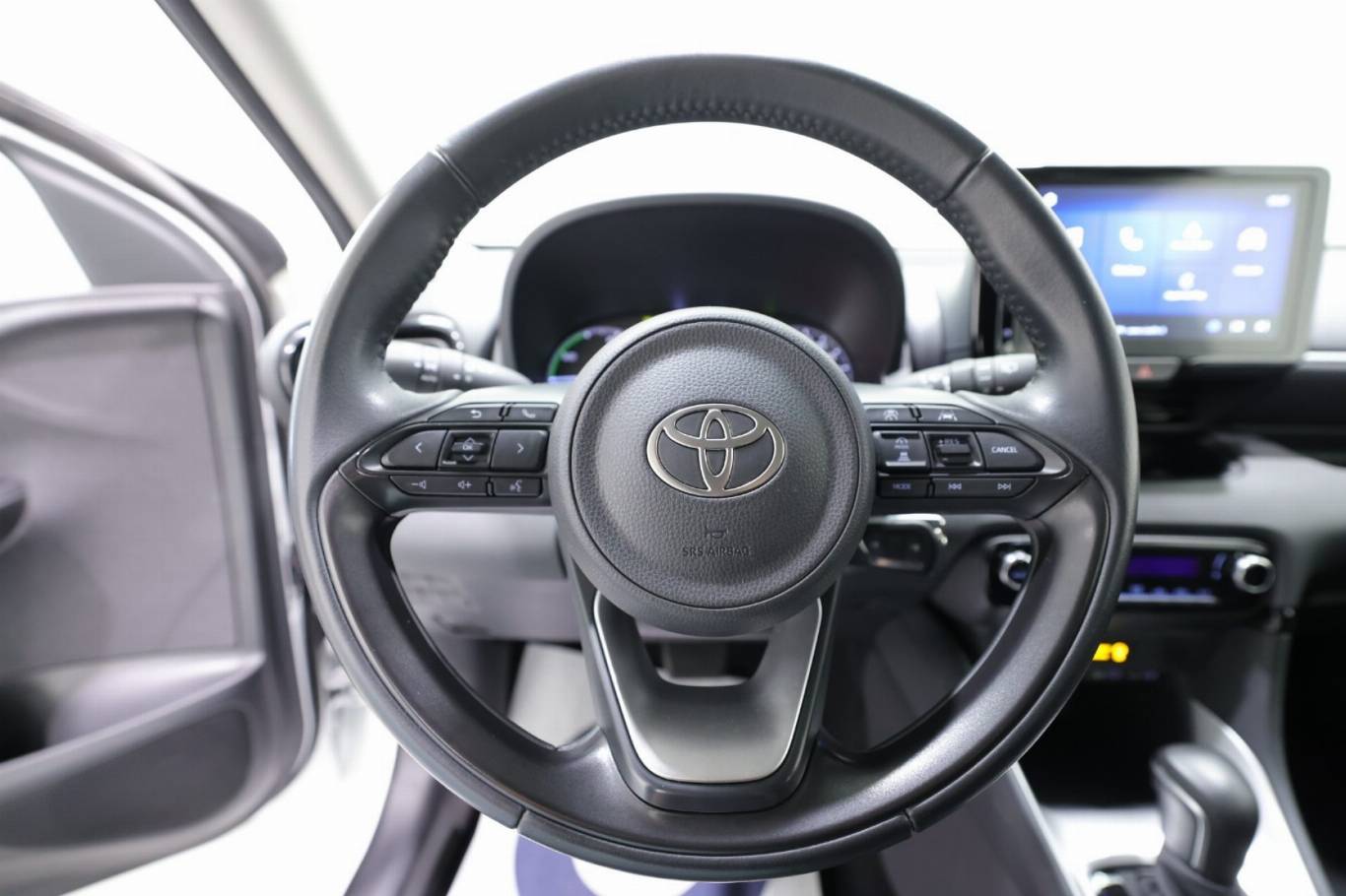 TOYOTA Yaris 7