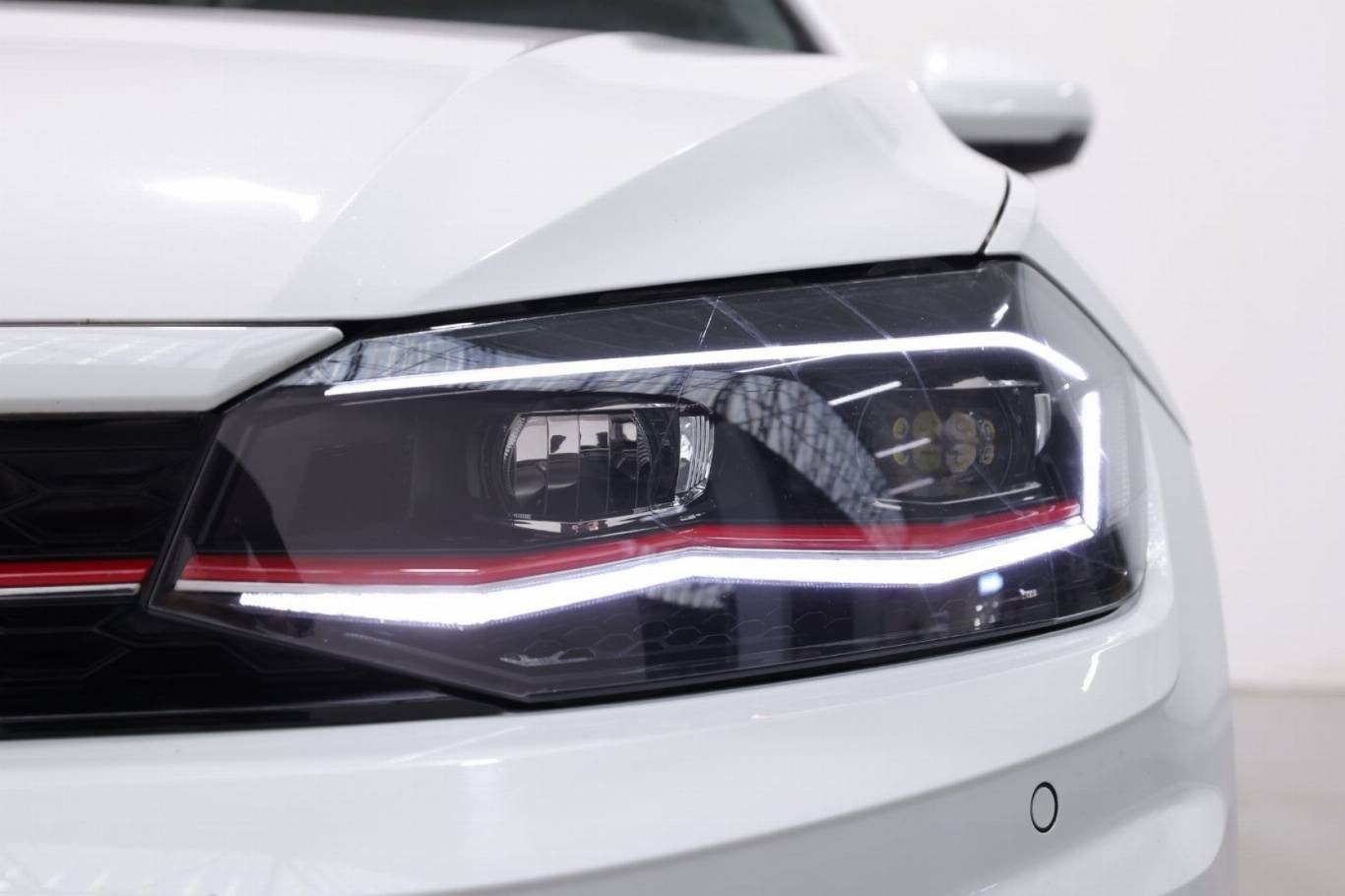 VOLKSWAGEN Polo GTI 12