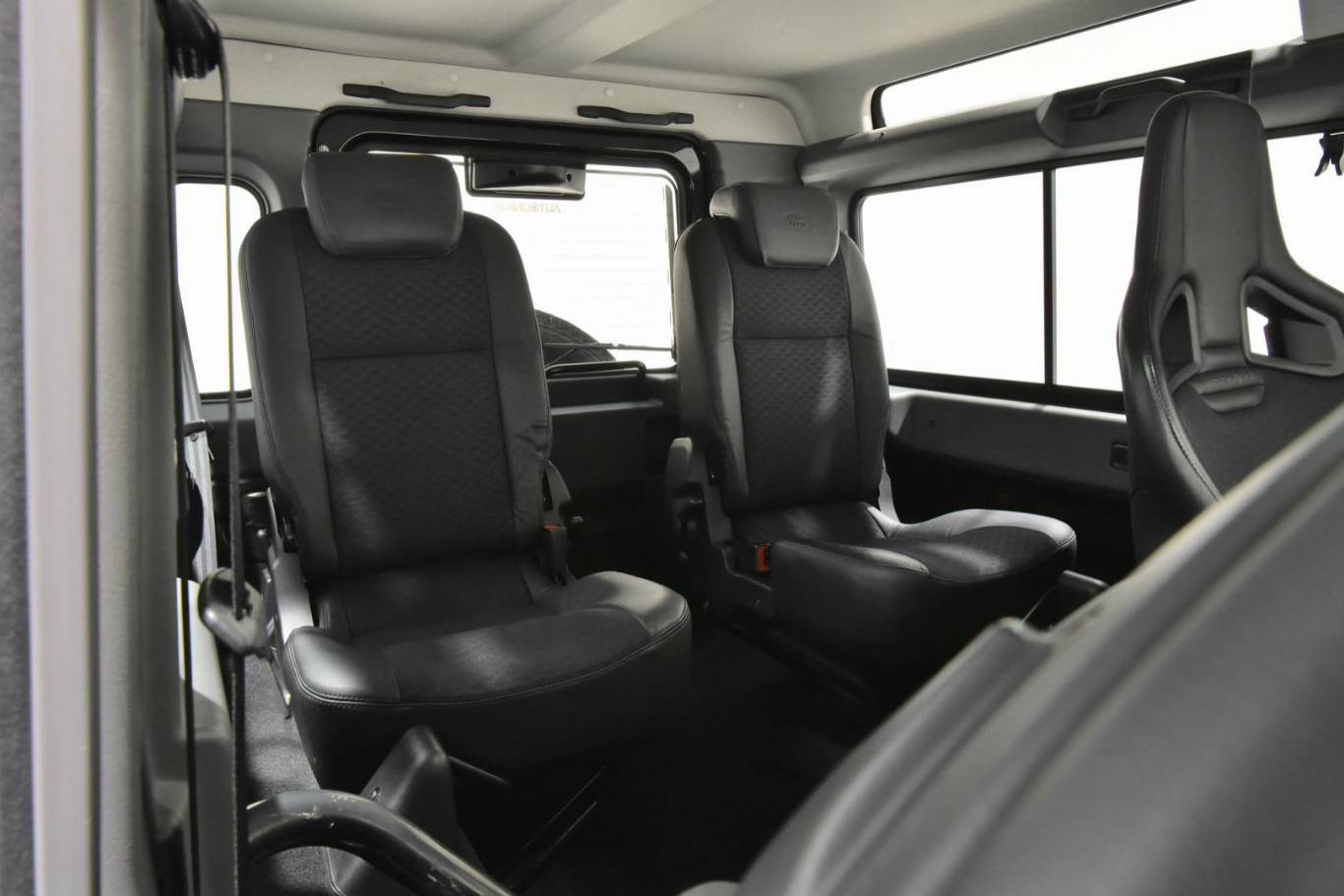 LAND ROVER Defender 50