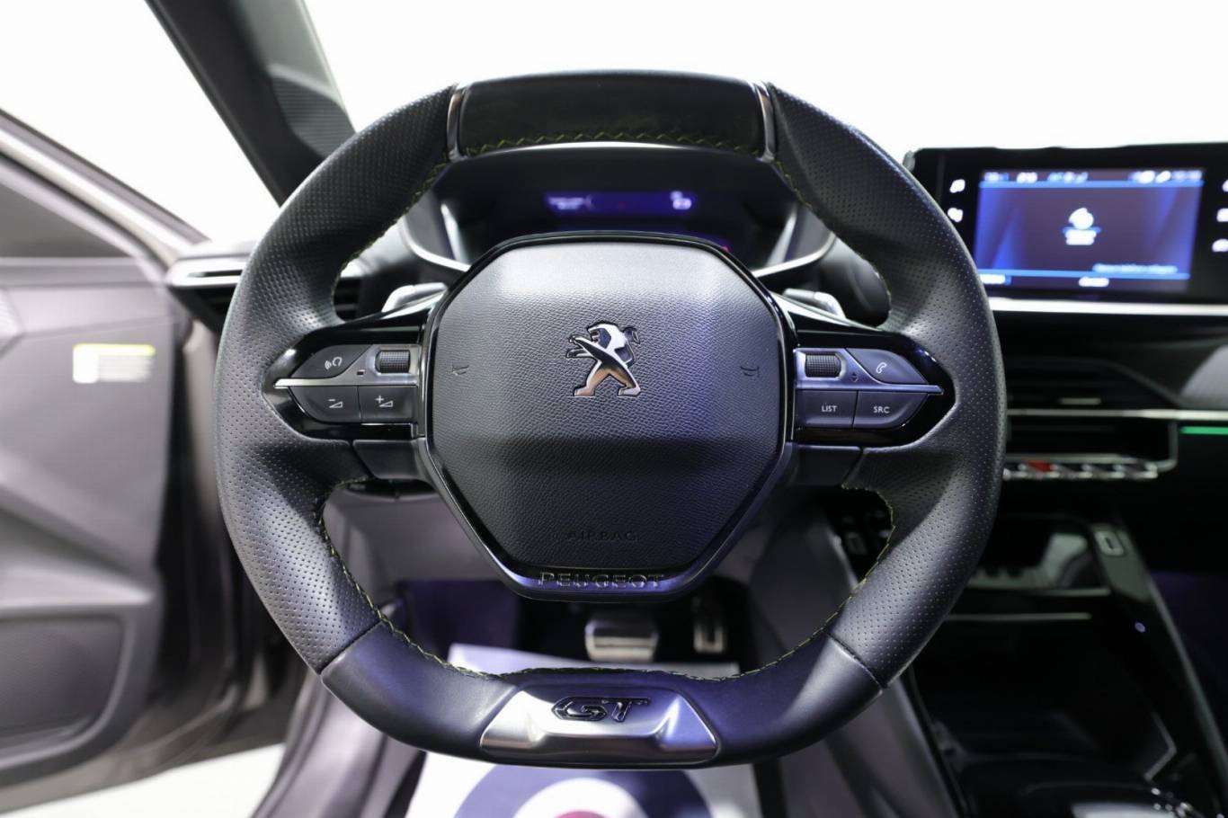 PEUGEOT 208 7