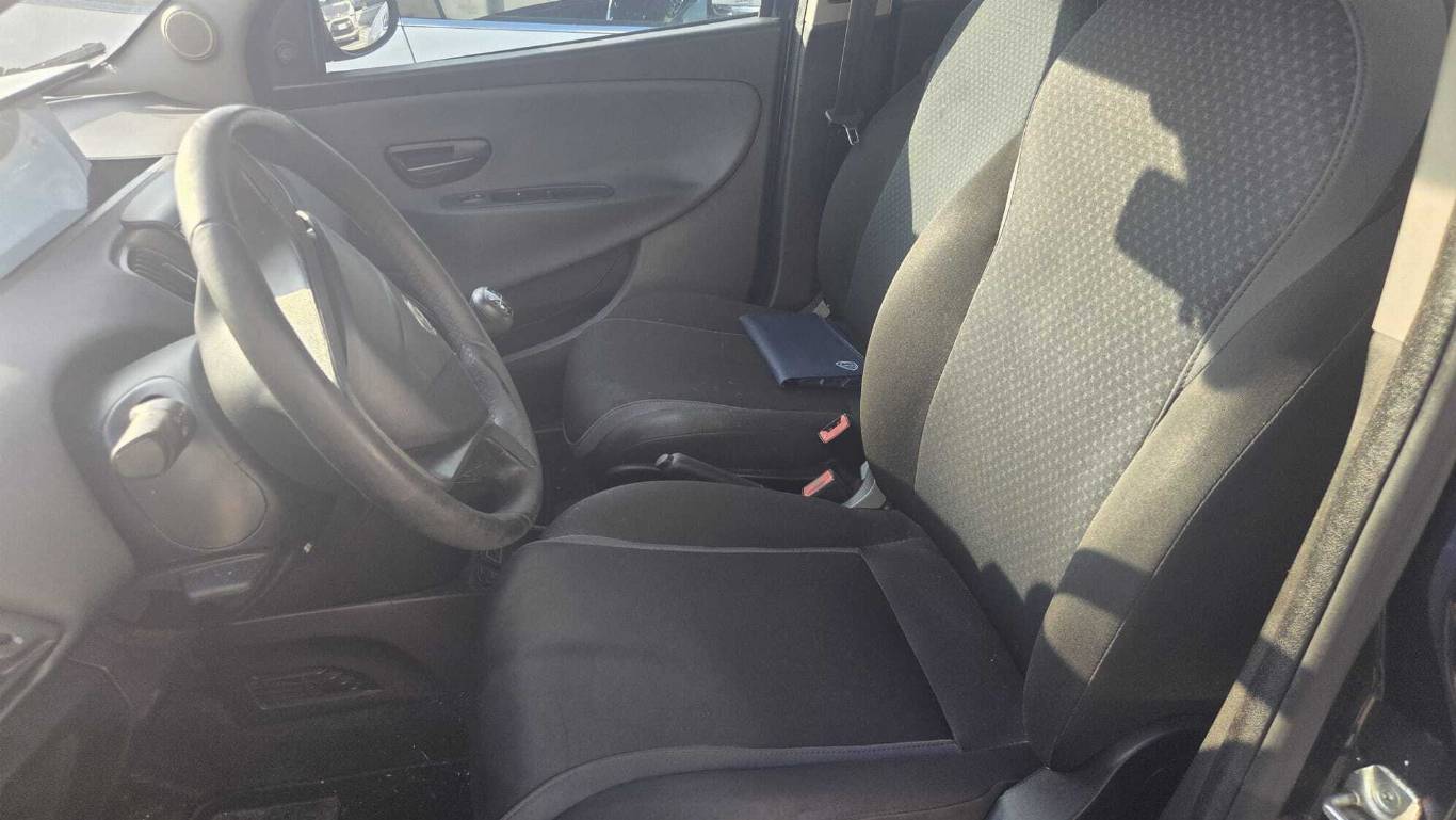 LANCIA Ypsilon 4