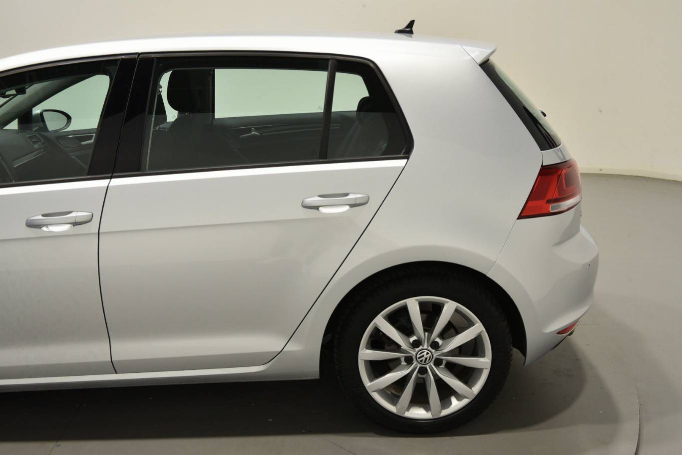 VOLKSWAGEN Golf 54