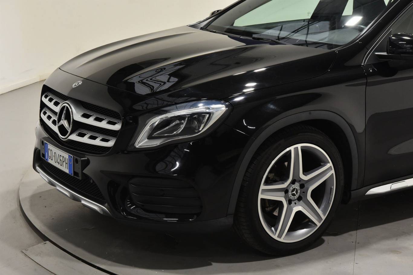 MERCEDES-BENZ GLA 180 33