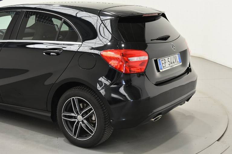 MERCEDES-BENZ A 180 35