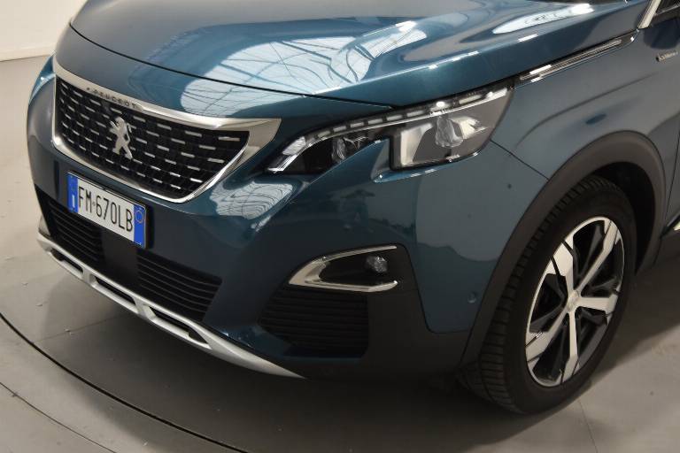 PEUGEOT 5008 46