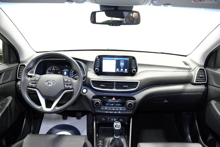 HYUNDAI Tucson 10