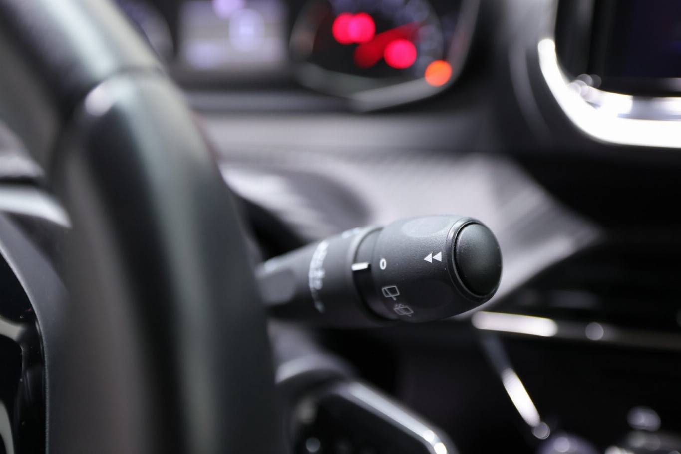 PEUGEOT 208 25