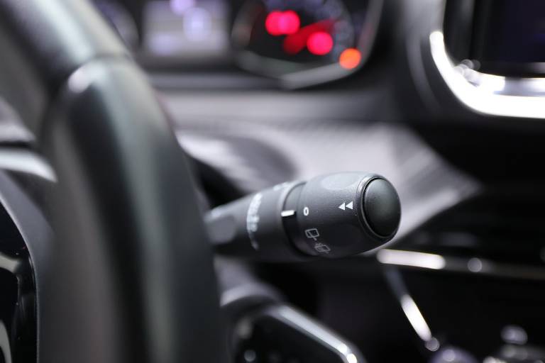 PEUGEOT 208 25
